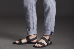 sepatu sandal pria