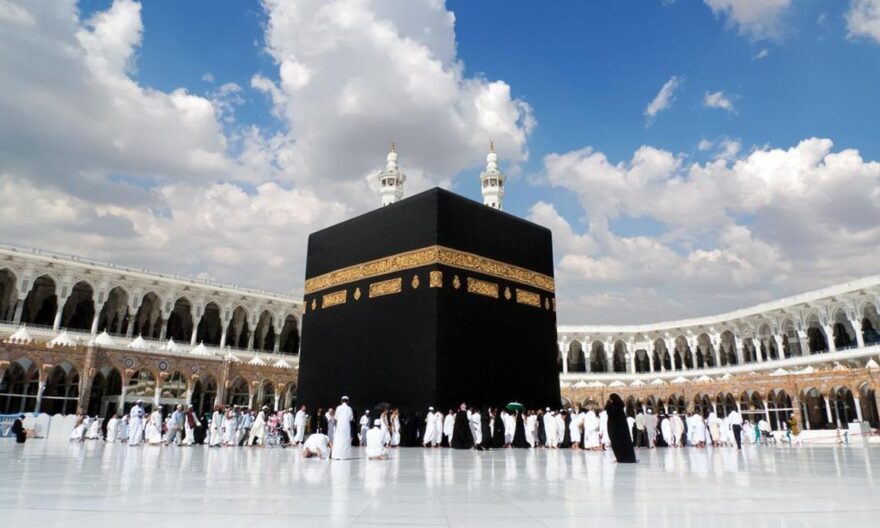 Perbedaan Antara Ibadah Umroh dan Haji