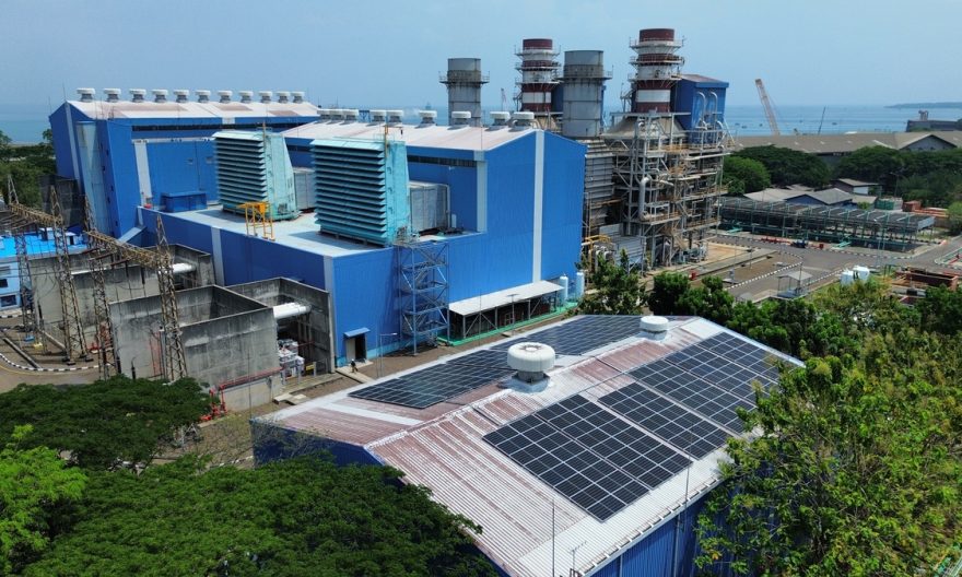 Studi Kasus Bagaimana Pabrik Kimia Menghemat 30 Biaya Energi dengan Sistem Hybrid Solar Panel