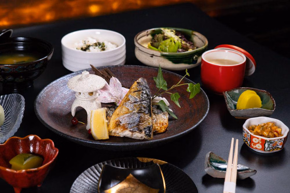 perbedaan kaiseki dan omakase
